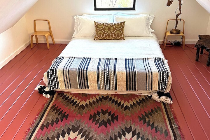 Room 44 of 60