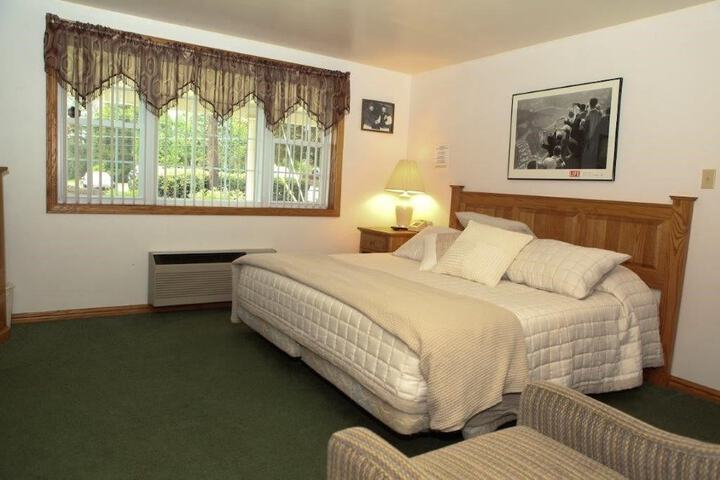 Room 7 of 17