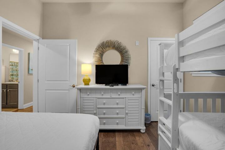 Room 30 of 43