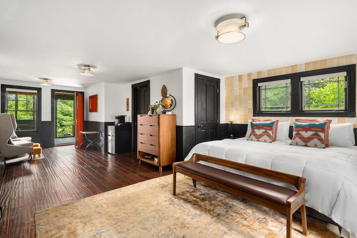 Room 112 of 172