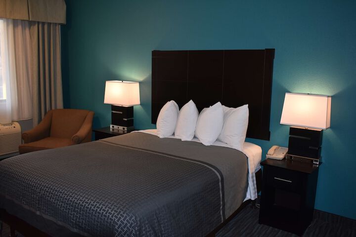 Room 8 of 24