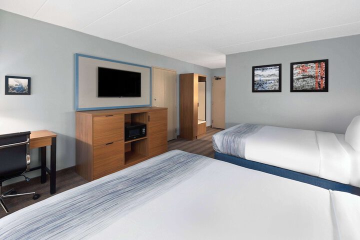 AmericInn by Wyndham North Branch