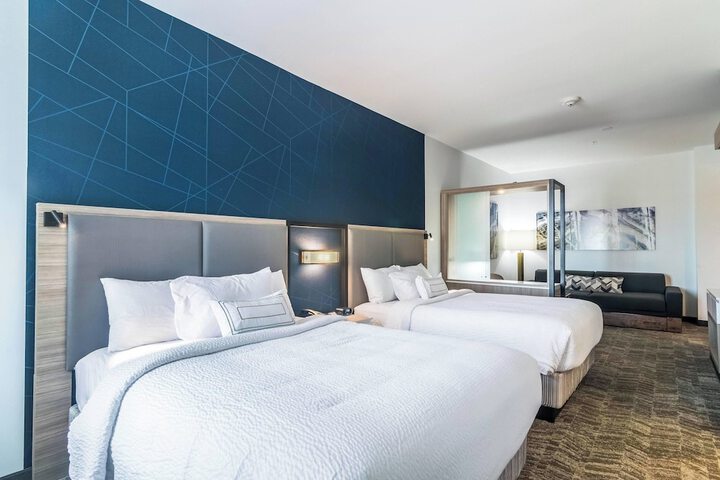 Room 14 of 27