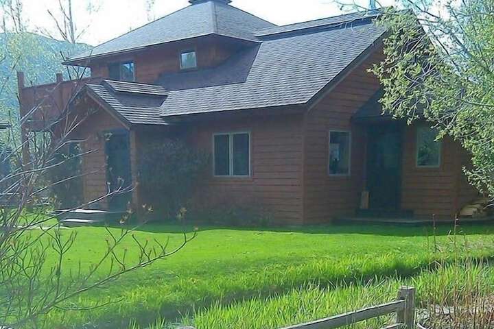 Creekside on Quigley - 3BD Private Home on Trails + Hot Tub