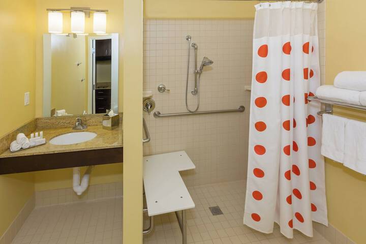 Room 44 of 69