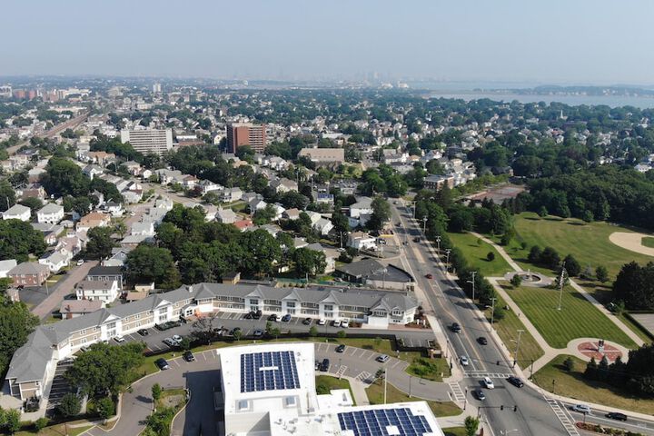 Howard Johnson by Wyndham Quincy / Boston
