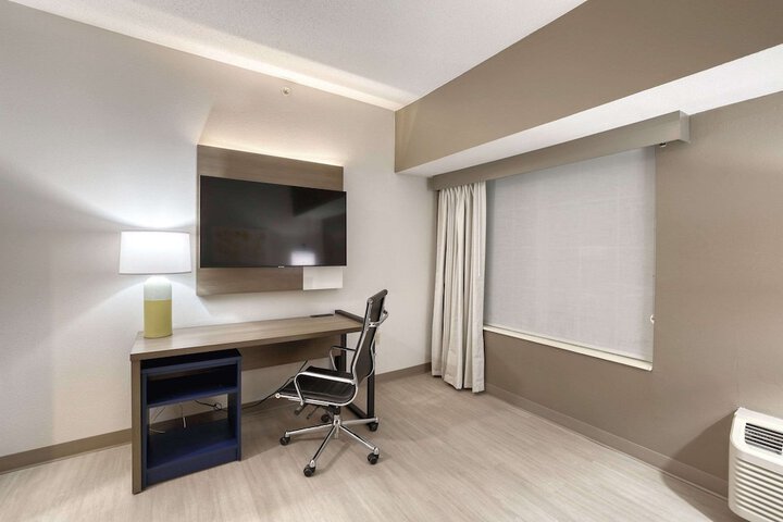 Room 36 of 83