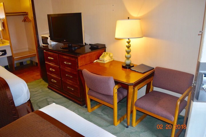 Room 16 of 36