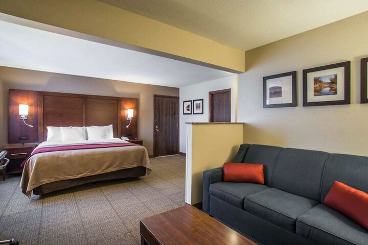 Quality Inn & Suites Boonville - Columbia