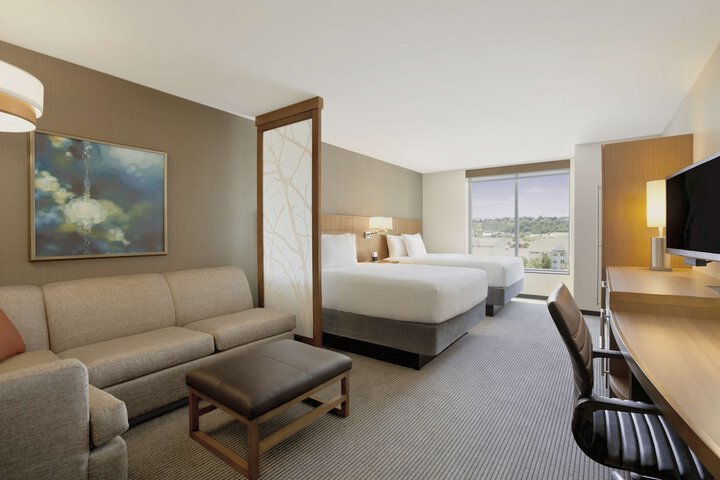 Room 22 of 37