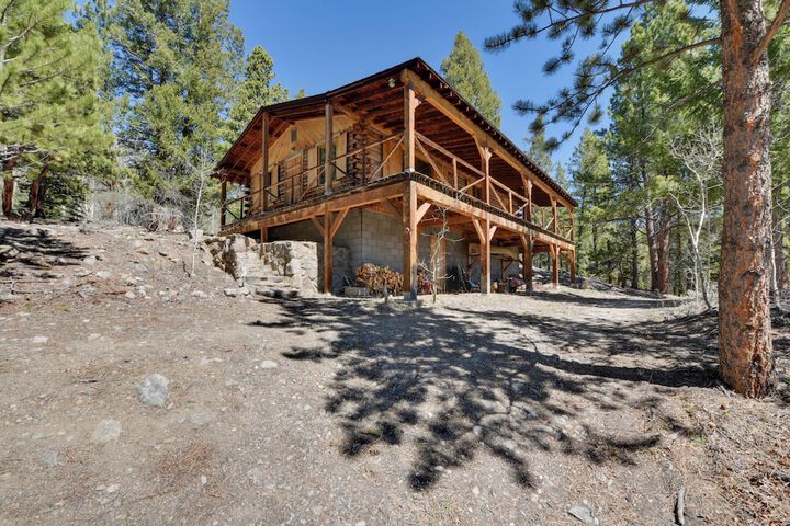 Idyllic Twin Lakes Escape w / Views of the Lakes