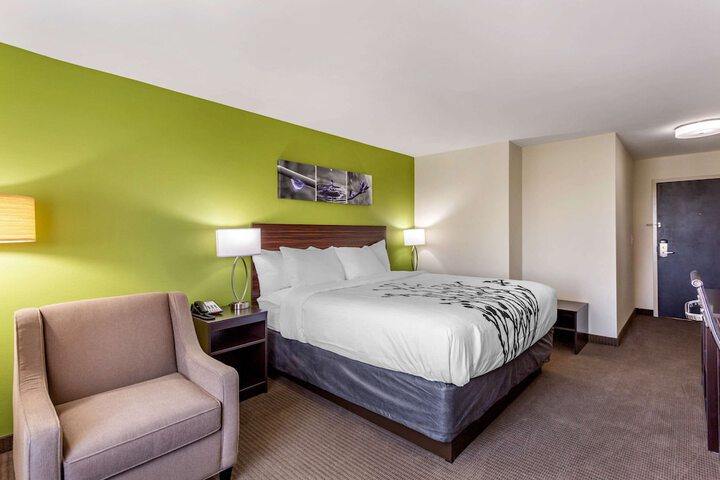 Room 28 of 35