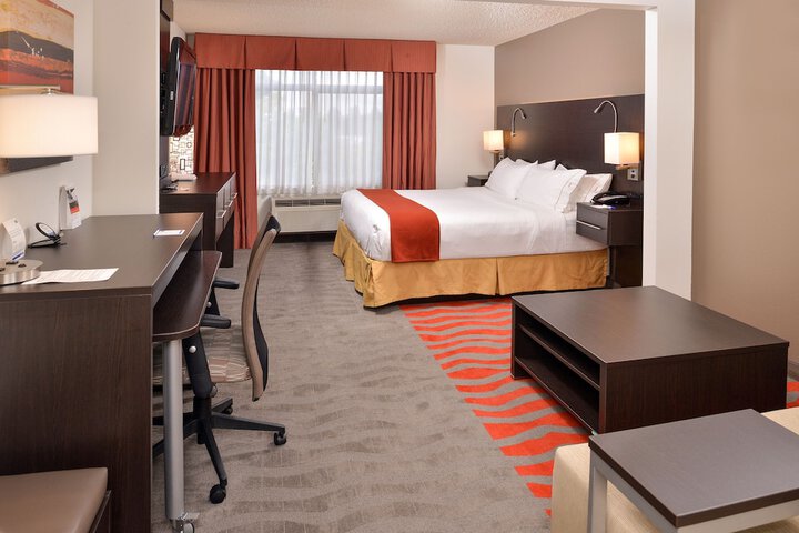 Room 12 of 46