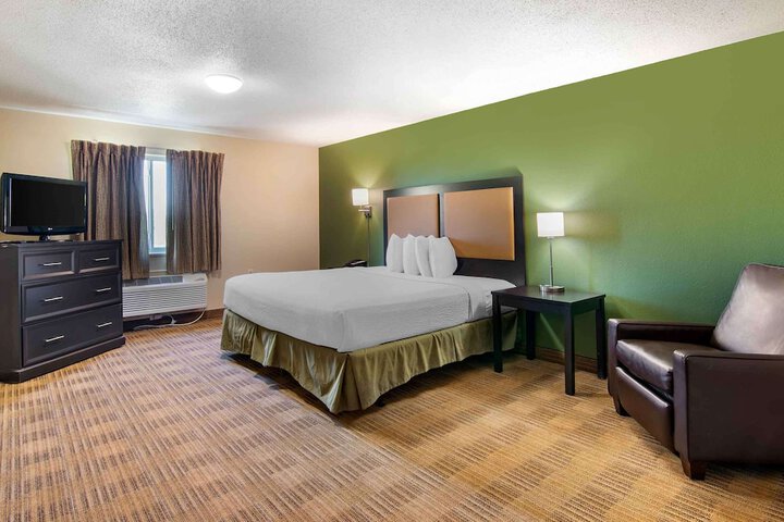 Extended Stay America Select Suites St. Louis Earth City