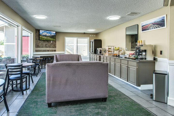 Coachman Inn