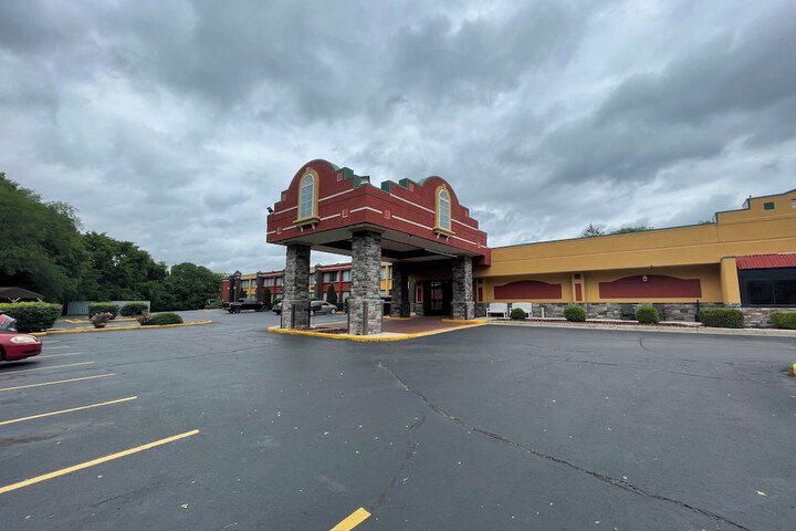 Quality Inn Conference Center Logansport