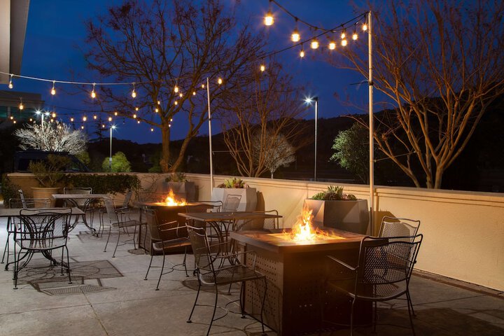 Embassy Suites by Hilton San Rafael at Marin Center