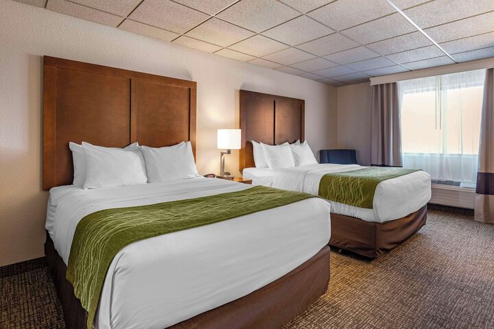 Room 32 of 43