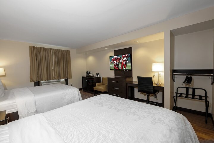 Room 32 of 43
