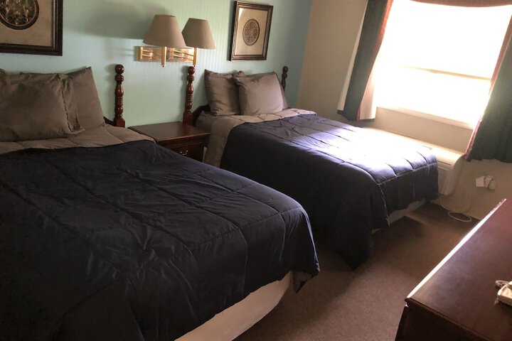 Room 16 of 28