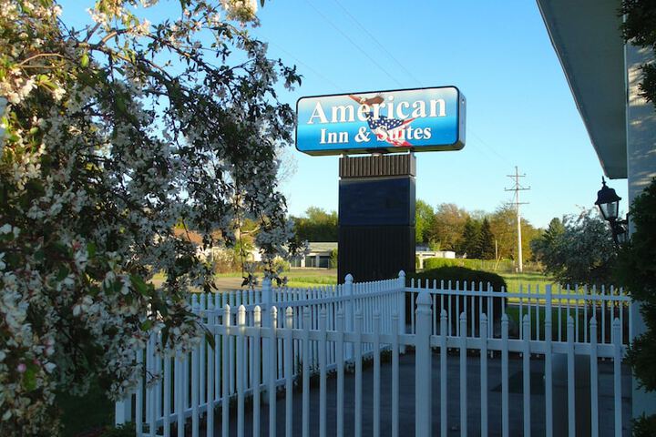 American Inn and Suites Houghton Lake