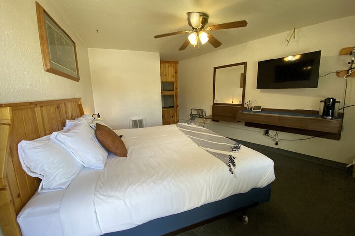 Room 51 of 73