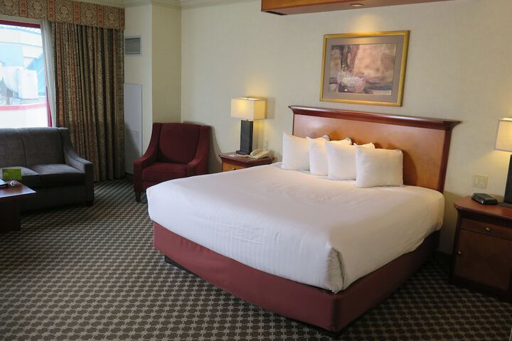 Room 14 of 36
