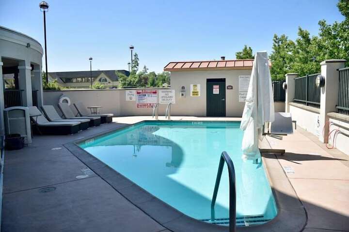 Pool 4 of 38