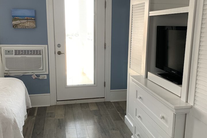 Room 52 of 74