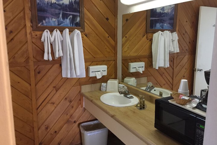Holiday Lodge