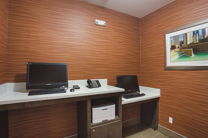 Business Center 45 of 47