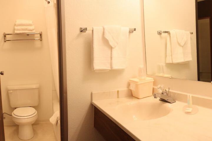 FairBridge Inn & Suites Kellogg