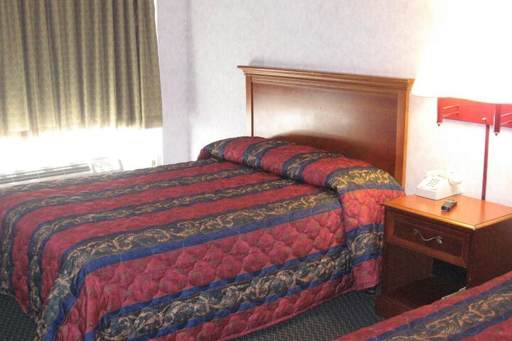 Room 5 of 10