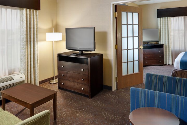 Room 30 of 77