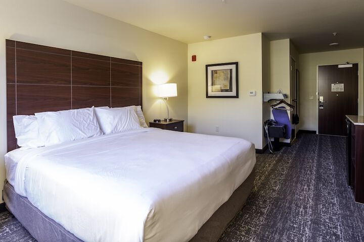 Cobblestone Inn & Suites - Brookville