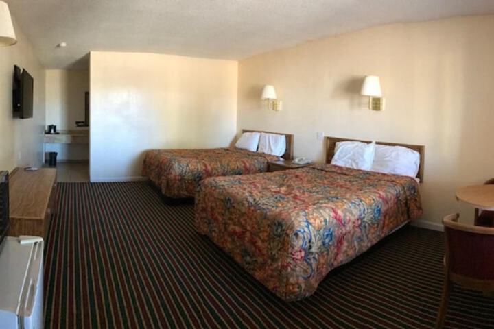 Room 13 of 28