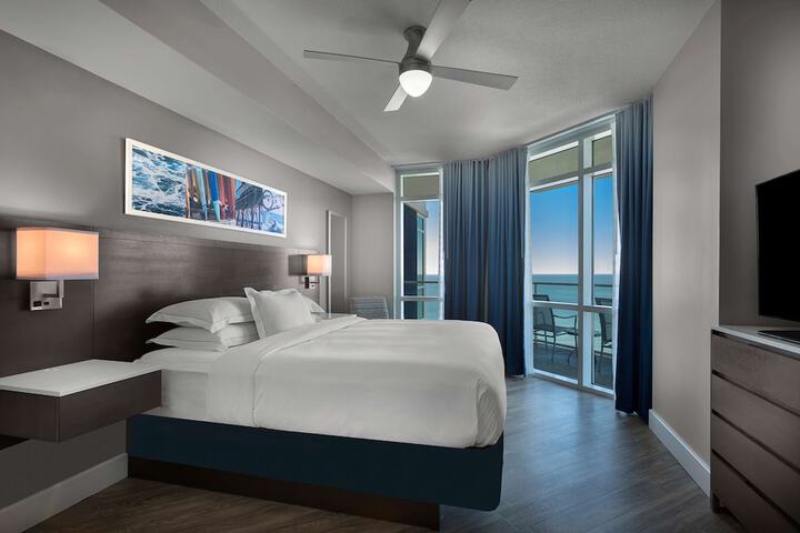 Room 32 of 62