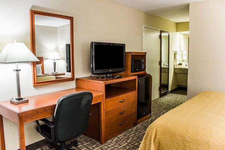 Room 9 of 35