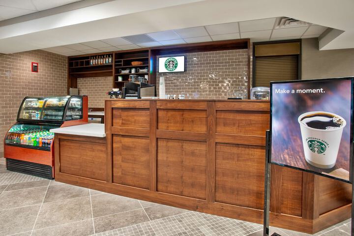 DoubleTree by Hilton Lansing
