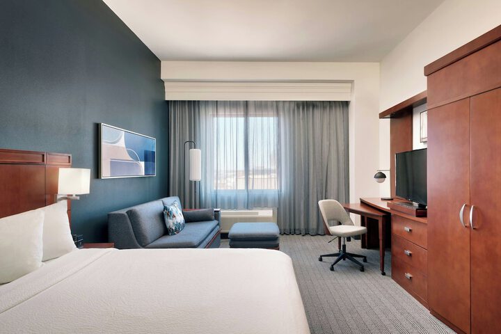 Courtyard by Marriott Lincoln Downtown
