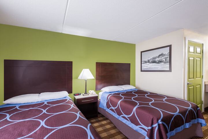 Room 28 of 32