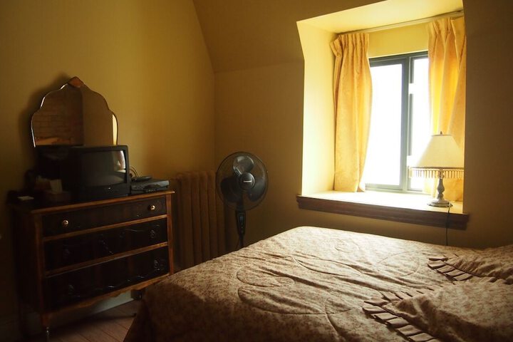 Room 18 of 39