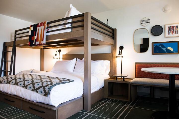 Room 19 of 30
