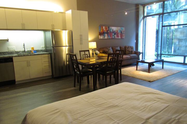 Room 9 of 23