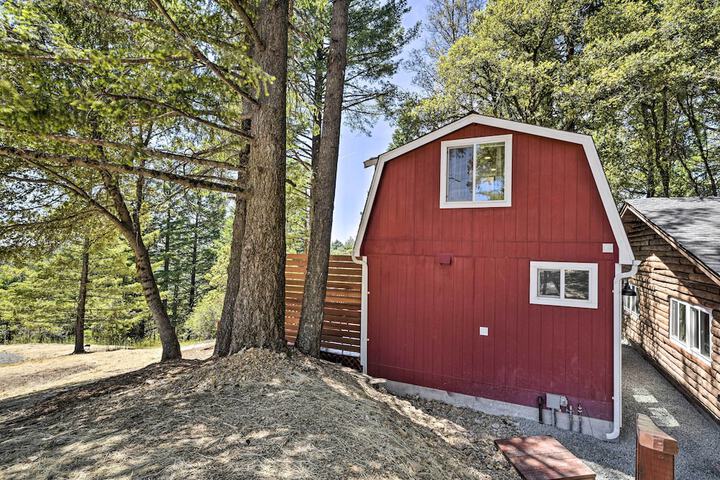 Mountain Homestead: Swim Hike, & Camp On-site!