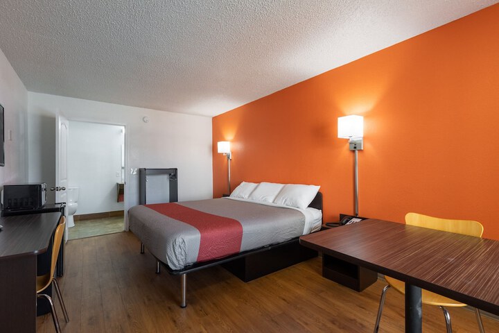 Motel 6 Bryan TX - University Area