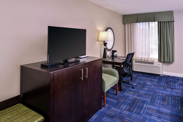Room 25 of 47