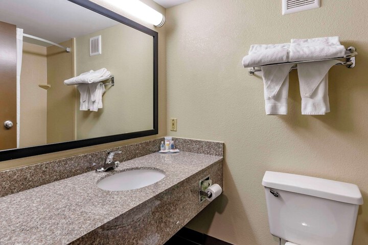 Room 15 of 60