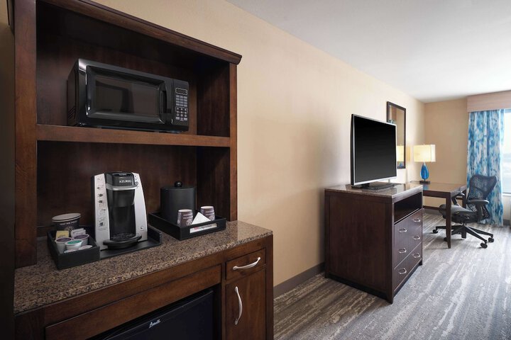 Room 13 of 32