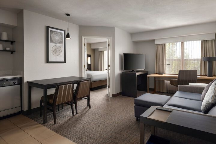 Room 20 of 28